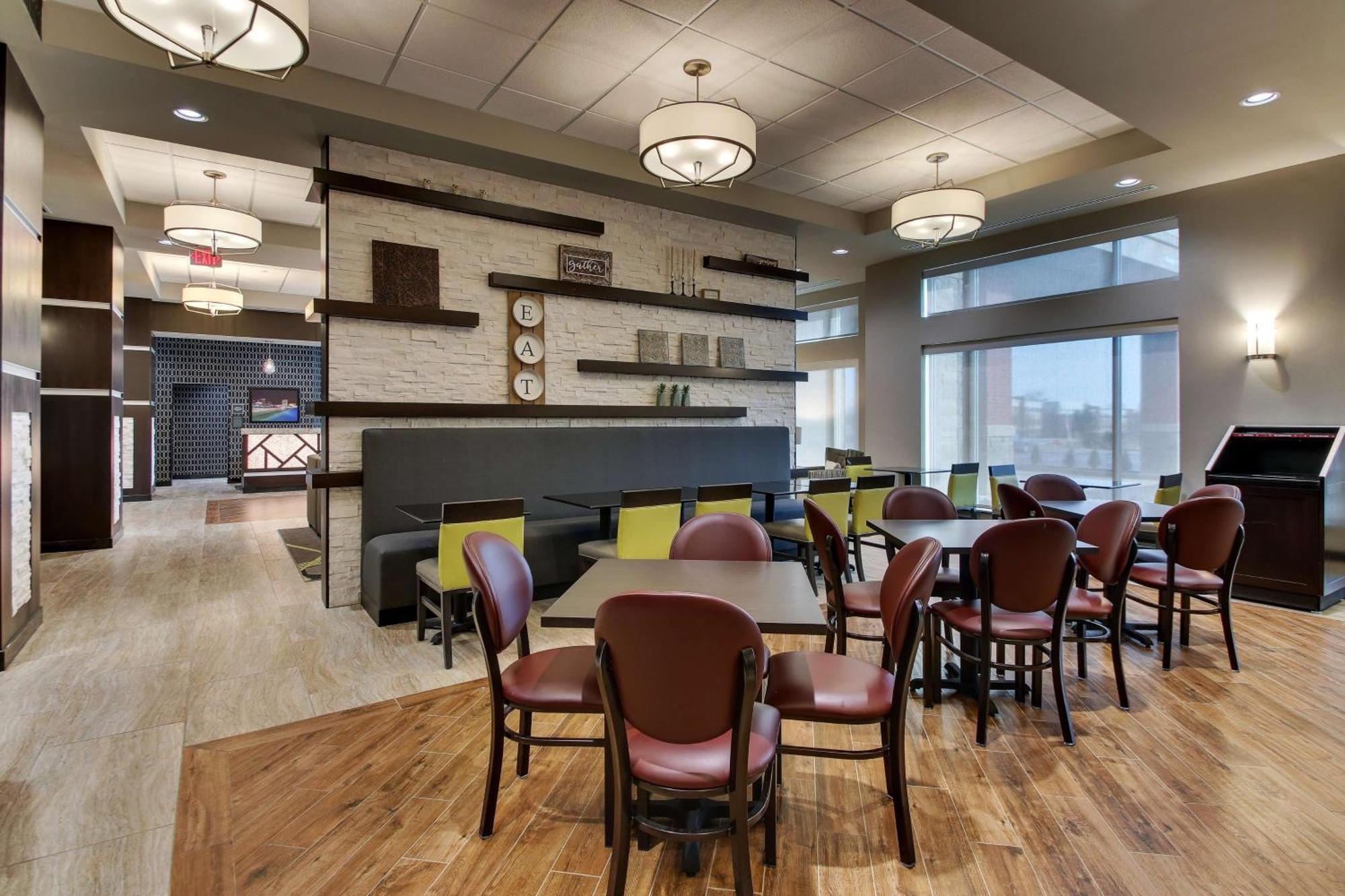 Drury Inn & Suites Cleveland ビーチウッド エクステリア 写真