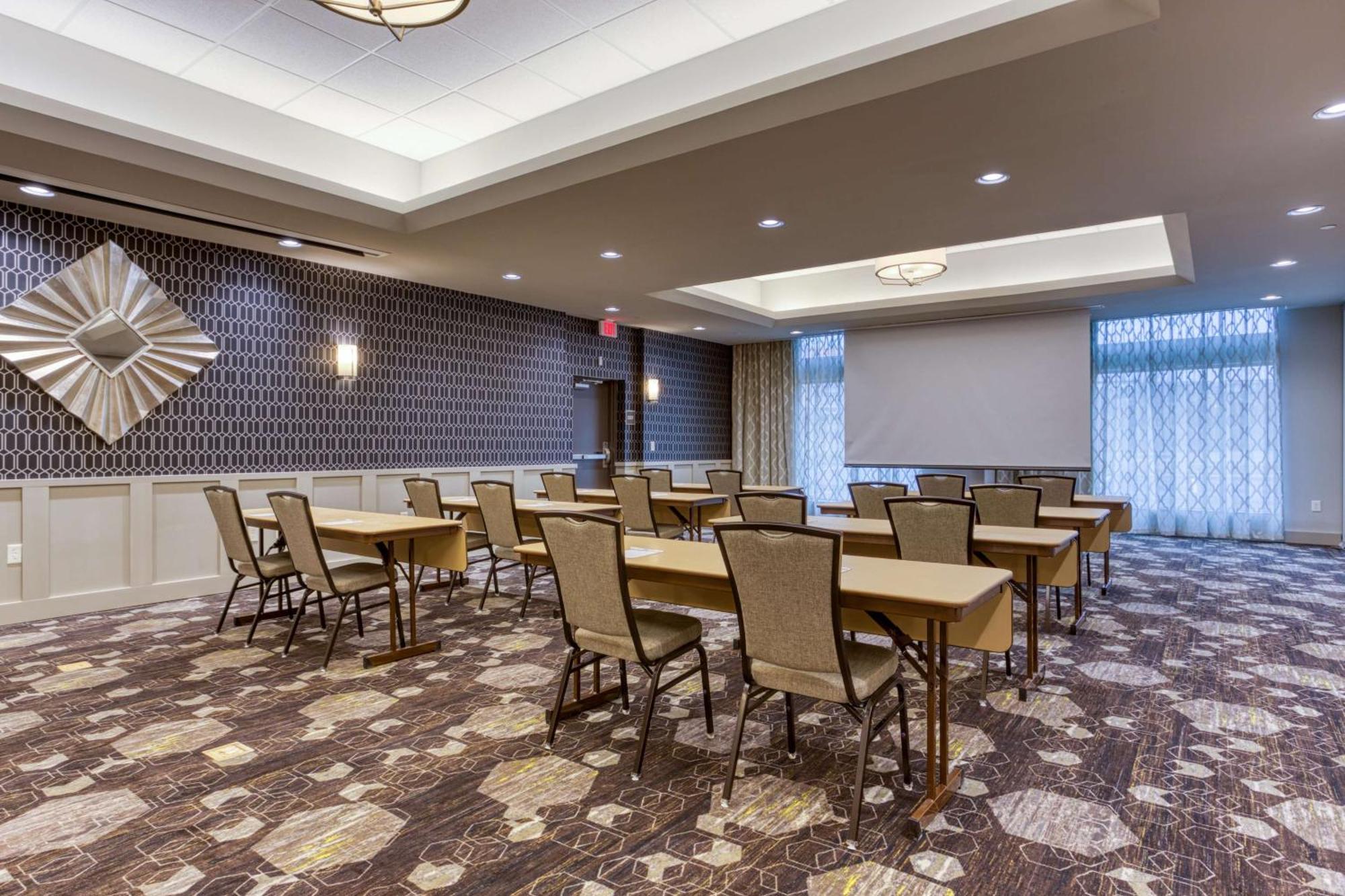 Drury Inn & Suites Cleveland ビーチウッド エクステリア 写真