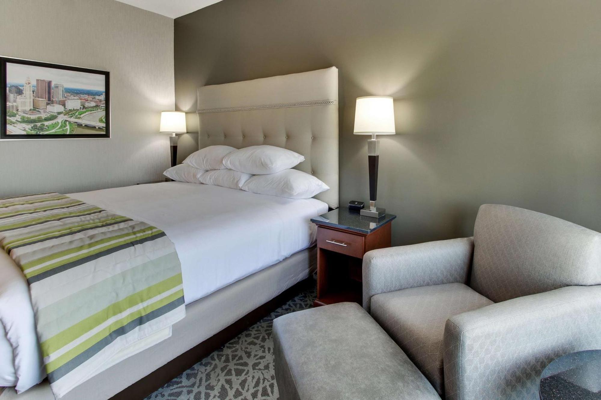Drury Inn & Suites Cleveland ビーチウッド エクステリア 写真