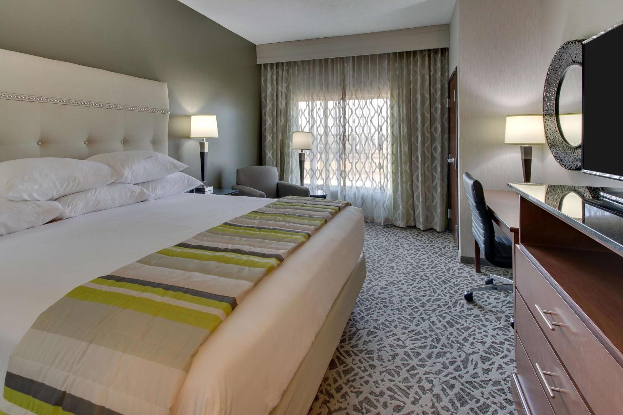 Drury Inn & Suites Cleveland ビーチウッド エクステリア 写真