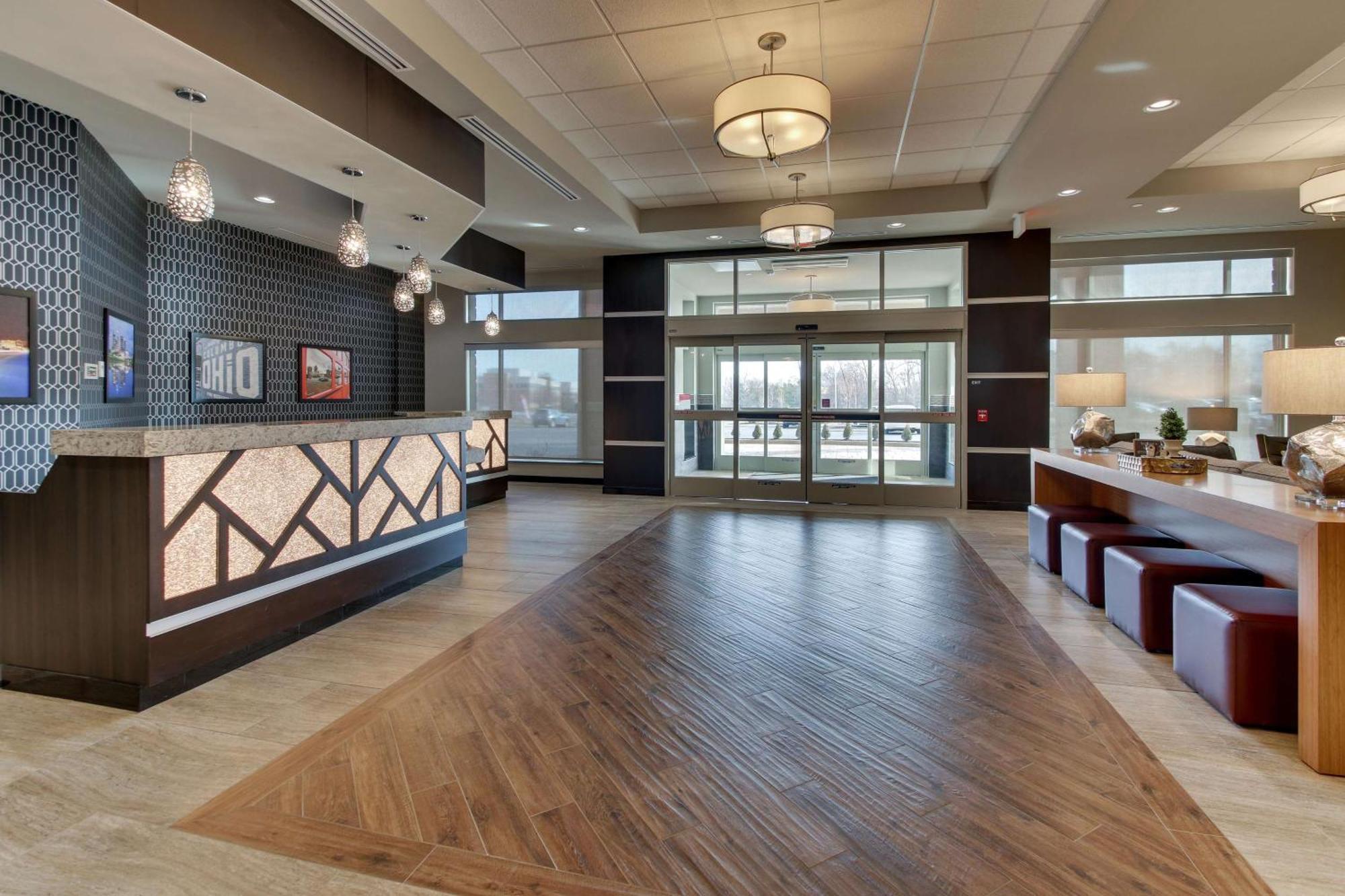 Drury Inn & Suites Cleveland ビーチウッド エクステリア 写真
