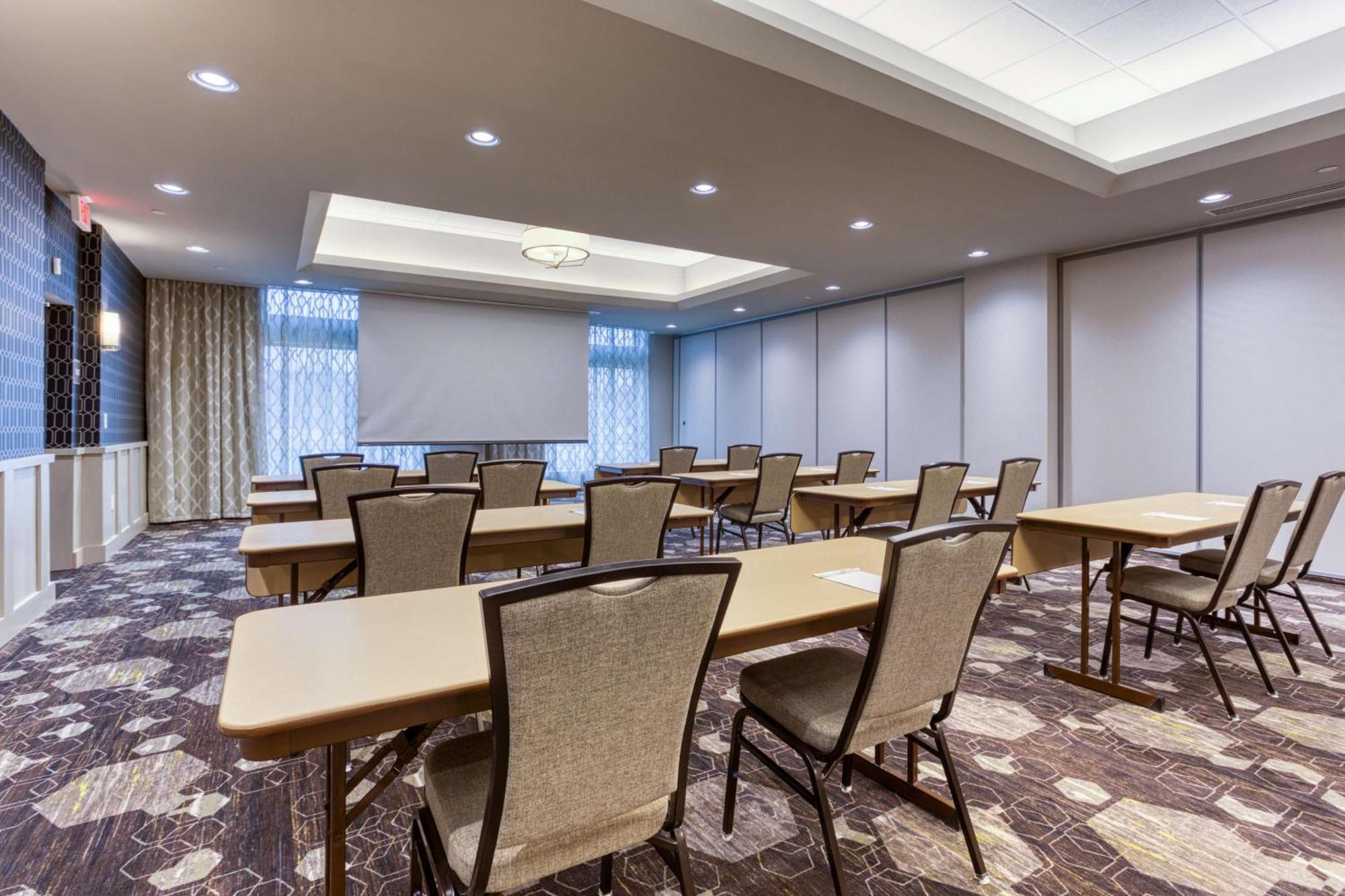 Drury Inn & Suites Cleveland ビーチウッド エクステリア 写真