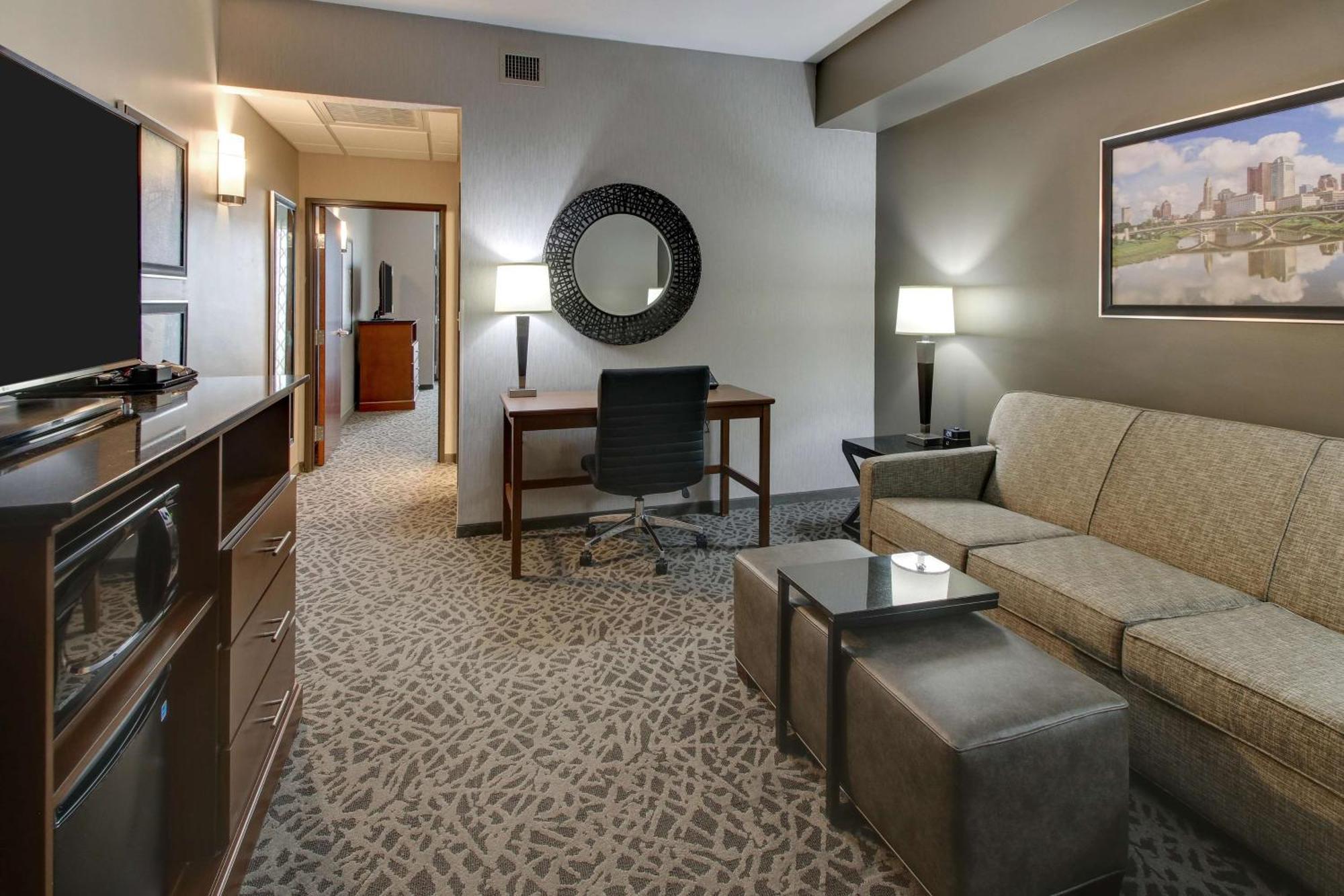 Drury Inn & Suites Cleveland ビーチウッド エクステリア 写真