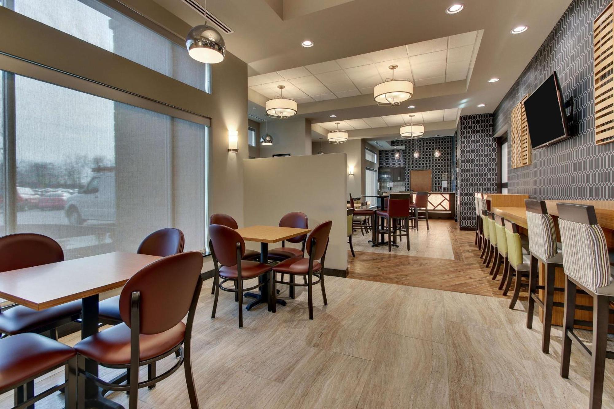Drury Inn & Suites Cleveland ビーチウッド エクステリア 写真