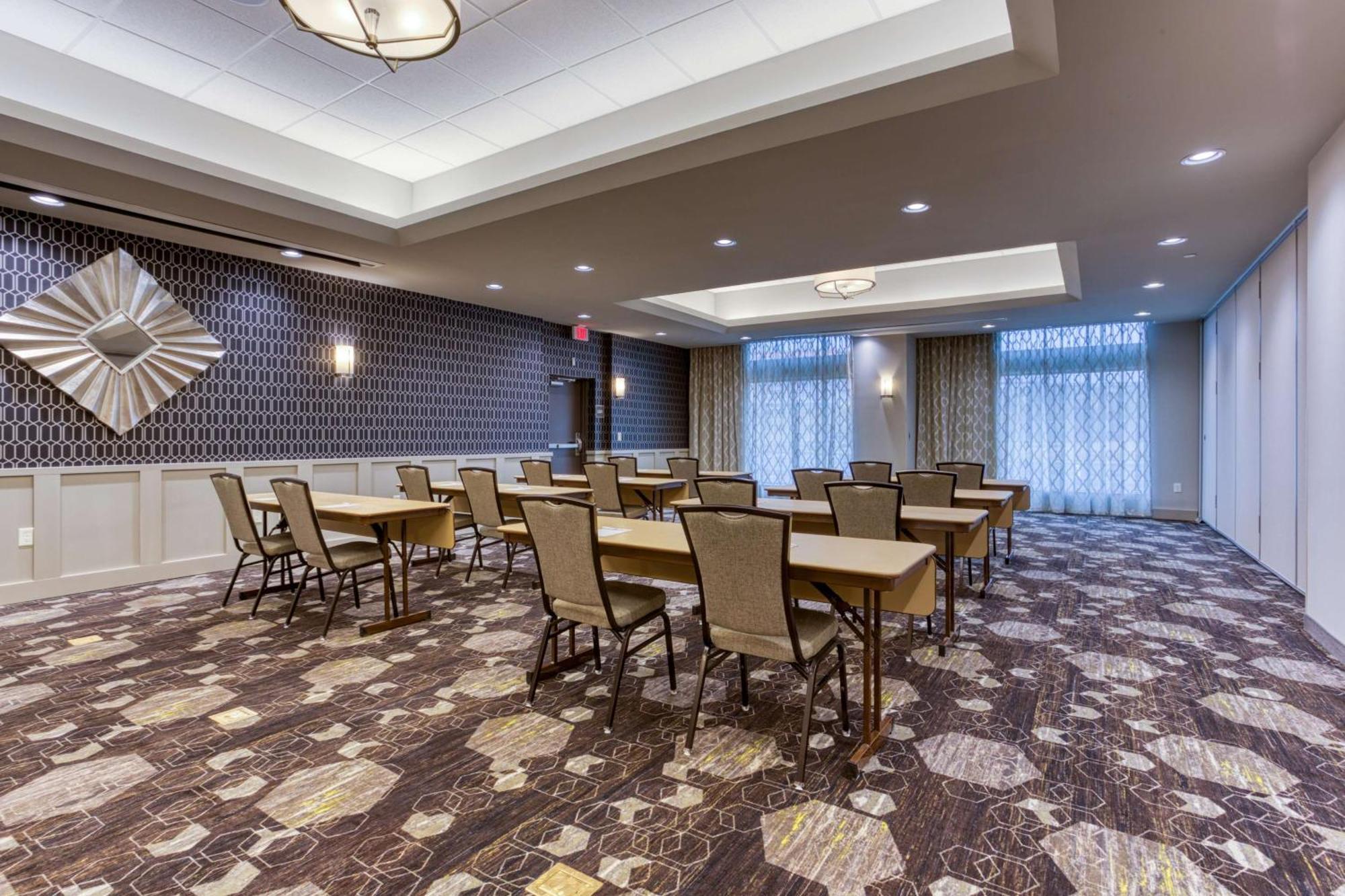 Drury Inn & Suites Cleveland ビーチウッド エクステリア 写真