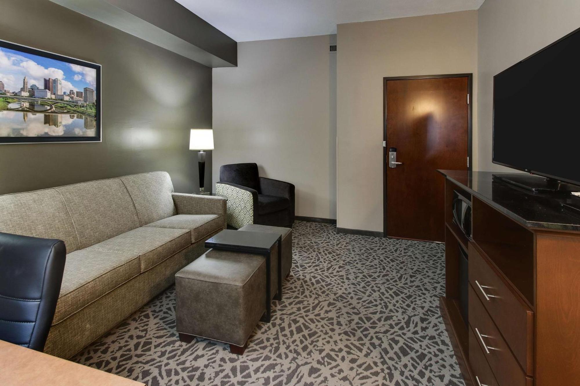Drury Inn & Suites Cleveland ビーチウッド エクステリア 写真