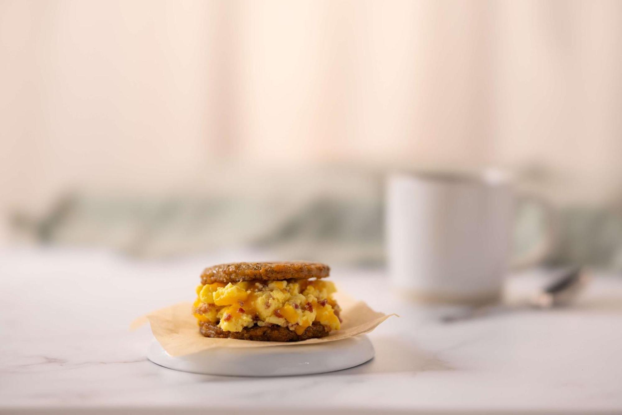 Drury Inn & Suites Cleveland ビーチウッド エクステリア 写真